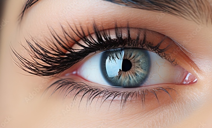 Image 1: Up to 50% Off on Eyelash Extensions at miracle lashes