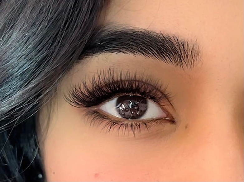 Gel Manicure with Full Set of Cashmere Eyelash Extensions