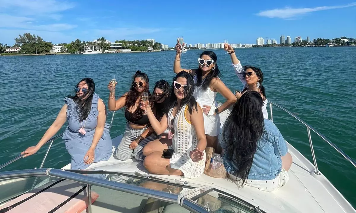 Epic Yacht Adventure in Miami: 2 or 4-Hour Options