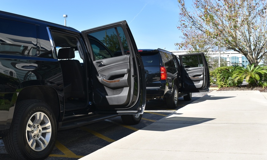 Image 3: Up to 20% Off on Taxi / Car at shuttle San Antonio