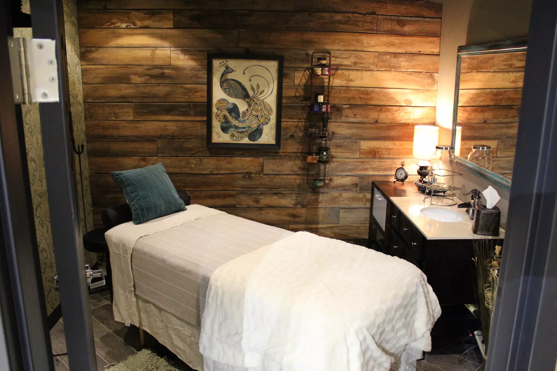 Facial and Massage Choices for Relaxation and Skin Health