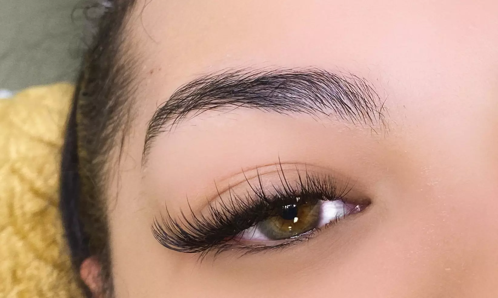 Full Sets of Classic, Hybrid or Volume Eyelash Extensions