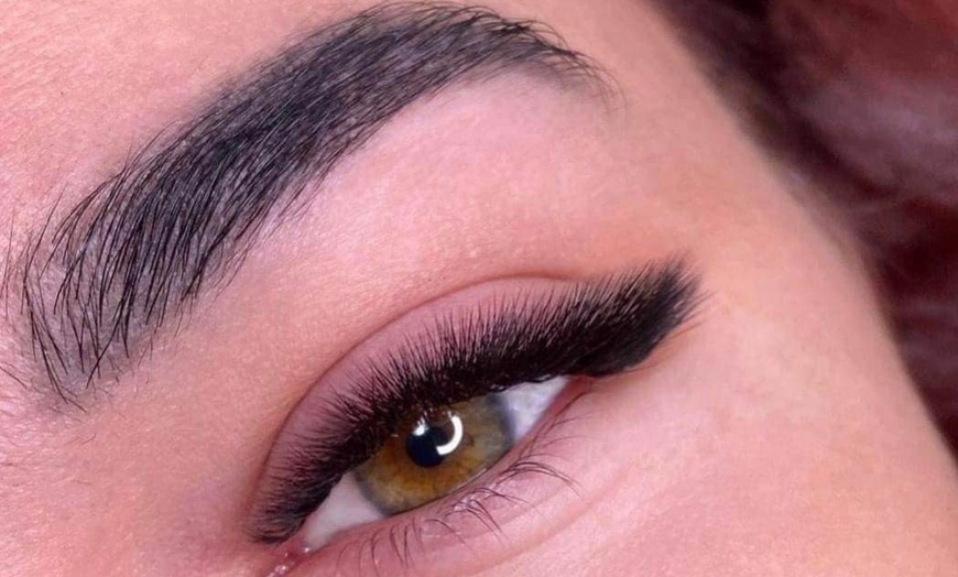 Image 4: Bis zu 60% Rabatt auf den Wimpernverlängerungen bei Lv Lashes & Beauty