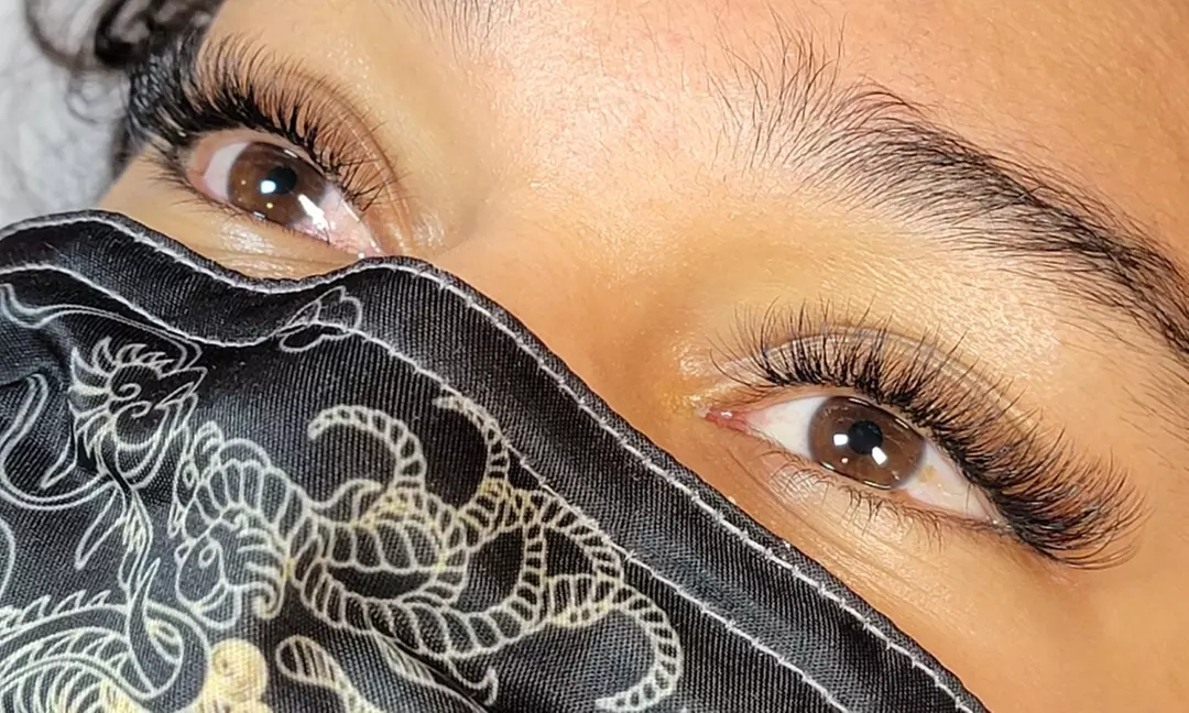 Get Lush Eyelashes with Classic, Hybrid or Volume Extensions