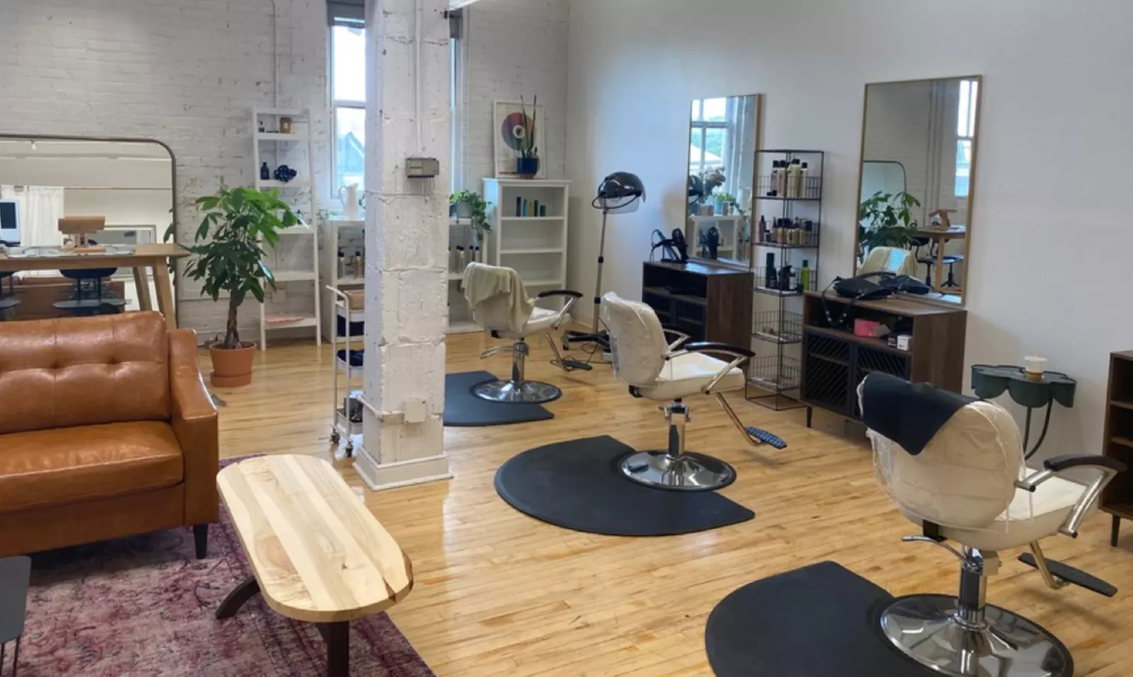 YEJIDE Salon offers eyelash extensions and hair blowouts with up to 48% off for a refreshed look. - Second Medium