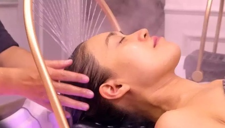 60 Minutes Hair Scalp spa With Deep cleansing, Hair Wash, Neck and shoulder Massage with Fumigation Treatment (Steam) - Spa Paris