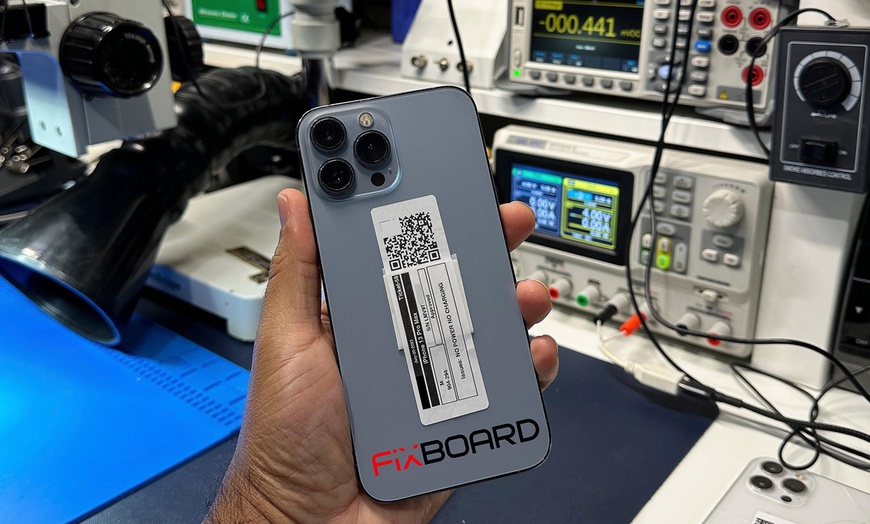Image 4: Up to 40% Off on On Location Cell Phone Repair at FIXBOARD