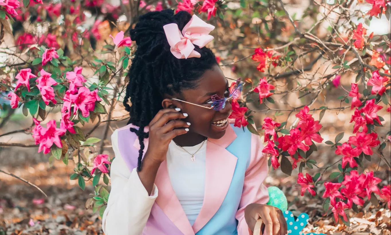 Up to 40% Off on Seasonal Photography at Angles Art Studio - Primary Image