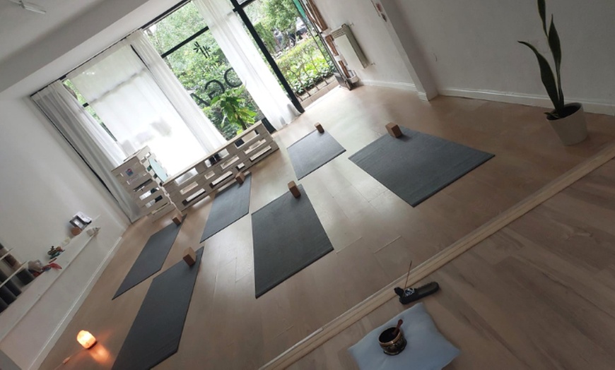 Image 3: Hasta 33% de dto. en Clase de yoga en Vaires Yoga Estudio