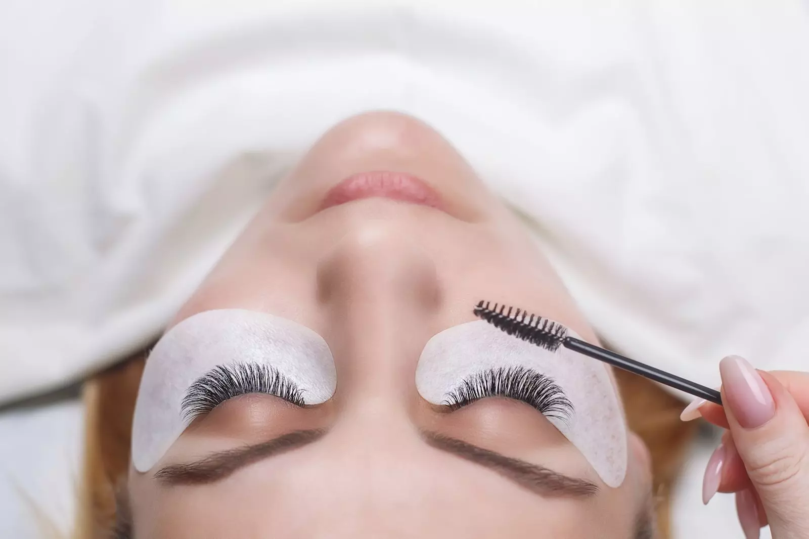 Discover Blink Lash Club's eyelash extensions, from 2D to 6D Russian sets, with up to 40% off - Primary Image