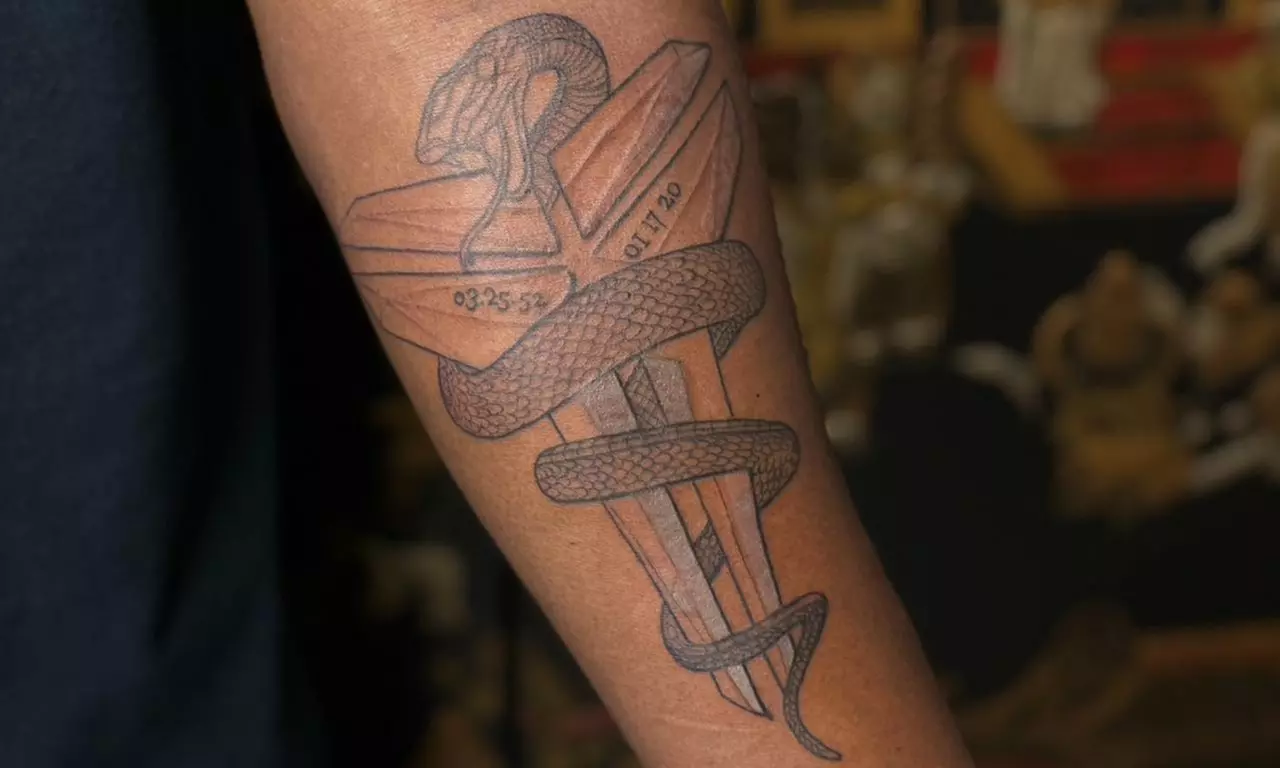 Discover custom tattoo artistry at Leizi.ink with a 180-minute session, tailored designs, and up to 52% off - Second Medium