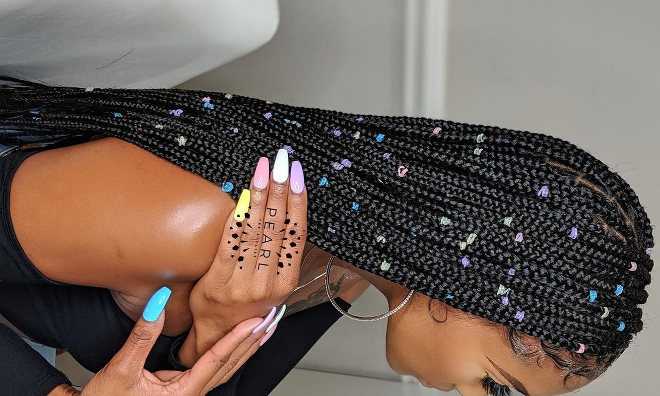 Small, Medium, or Large Knotless Braid Session, and More