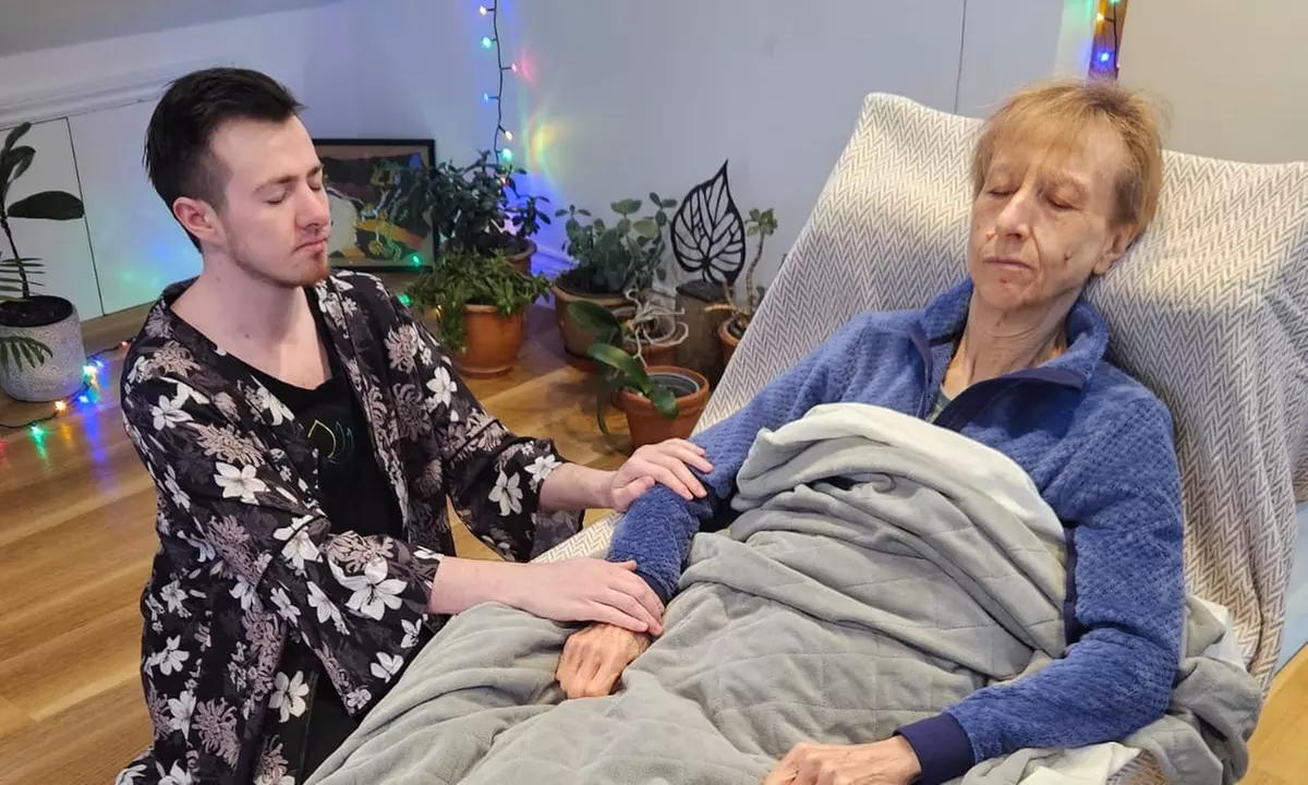 A One hour Reiki at Distance or In-Person w/ Chakra balance treatment