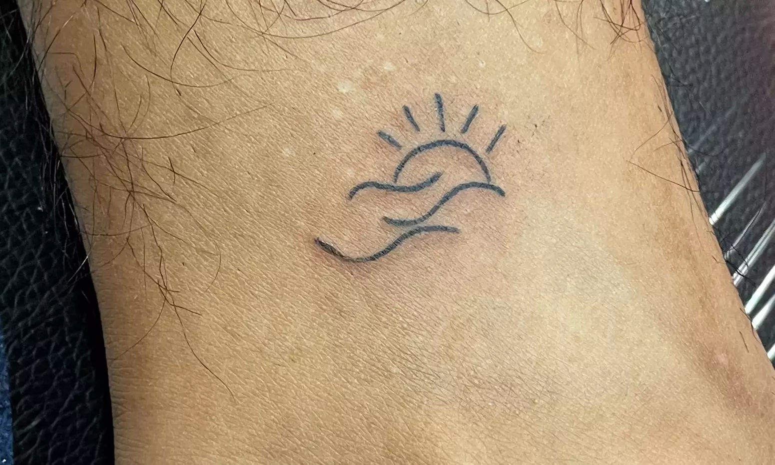Discover Joan Beauty Studio's Tattoo Experience with Small Designs and Up to 50% Off - Primary Image