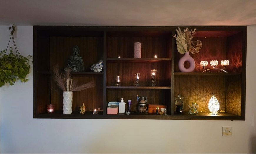 Image 3: Masaje en pareja de 50 minutos: relajante, con piedras o chocoterapia