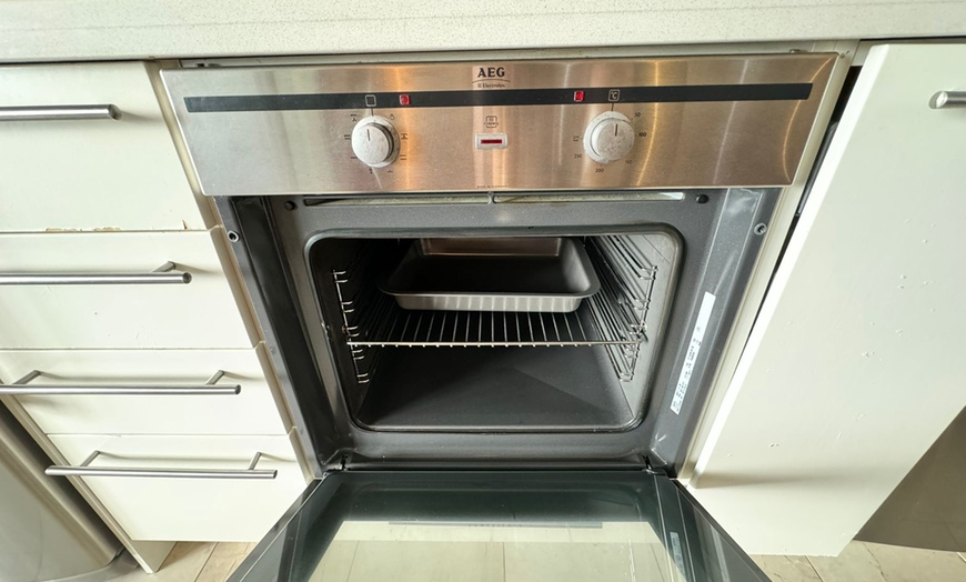 Image 1: Bring Back the Sparkle! 5 or 6.5 Hours Deep Cleaning Services