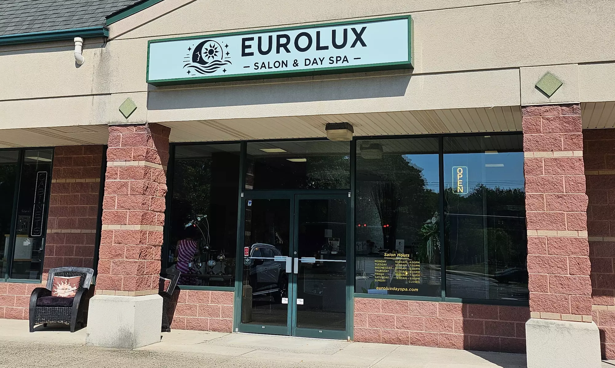 Detox & Relax: 30-Min Infrared Salt Sauna (1, 3, or 5 Sessions) 