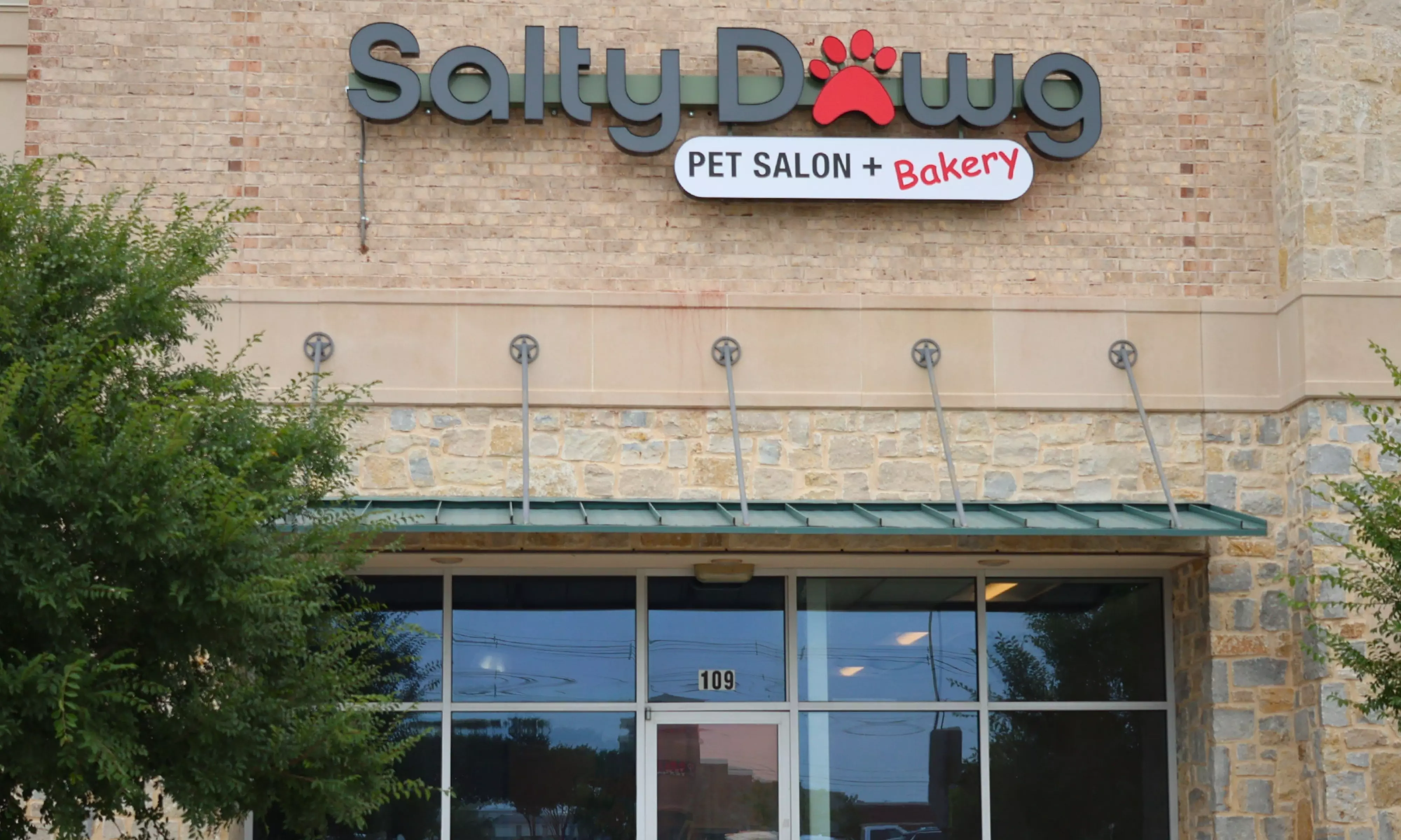 Salty dawg fashion pet salon