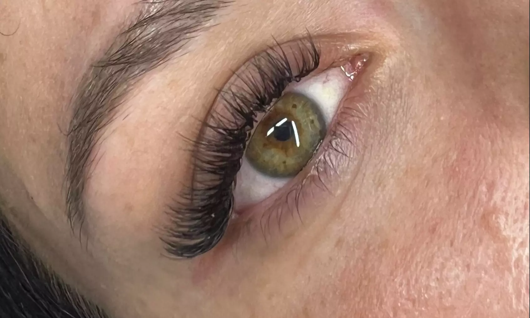 Up to 70% Off on Eyelash Extensions at B.B Lashes - Second Medium
