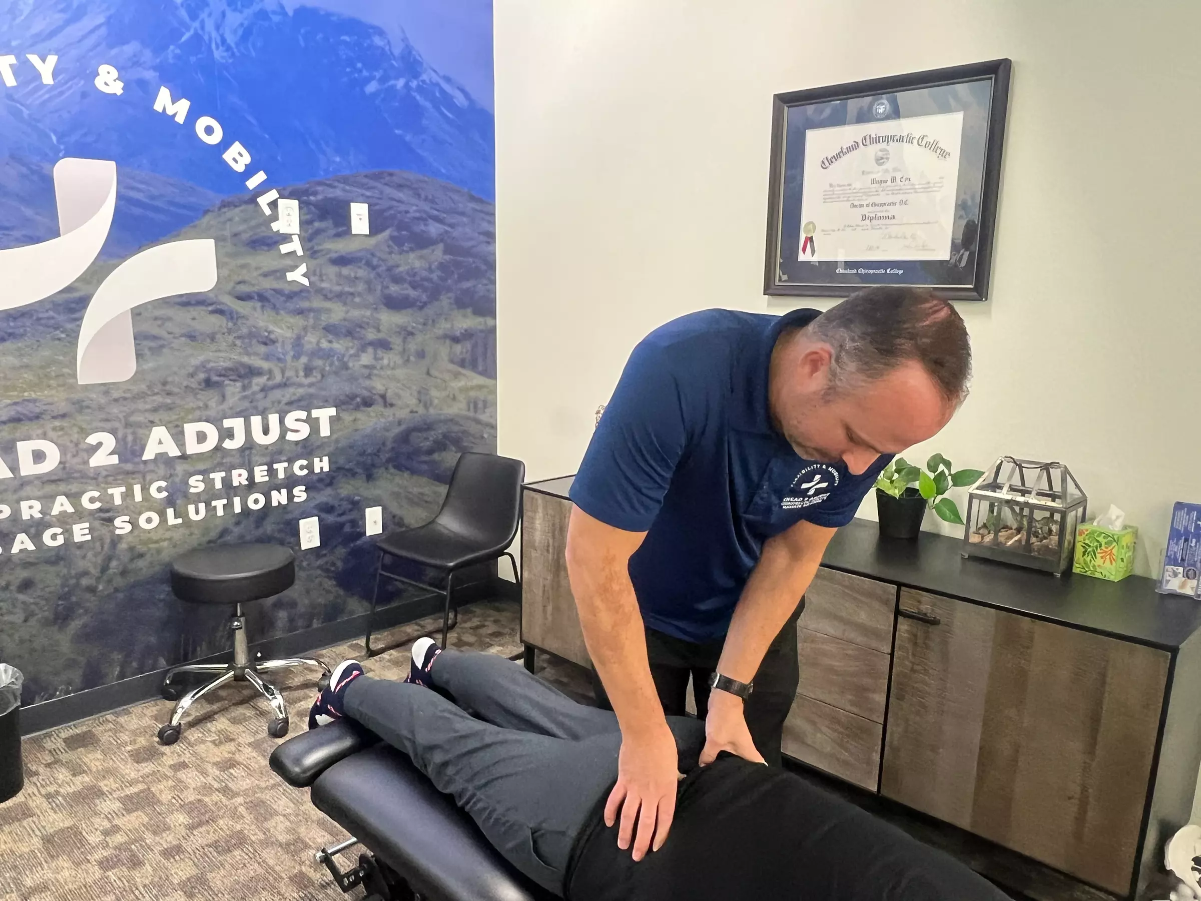 Up to 52% Off on Chiropractic Services at Knead 2 Adjust