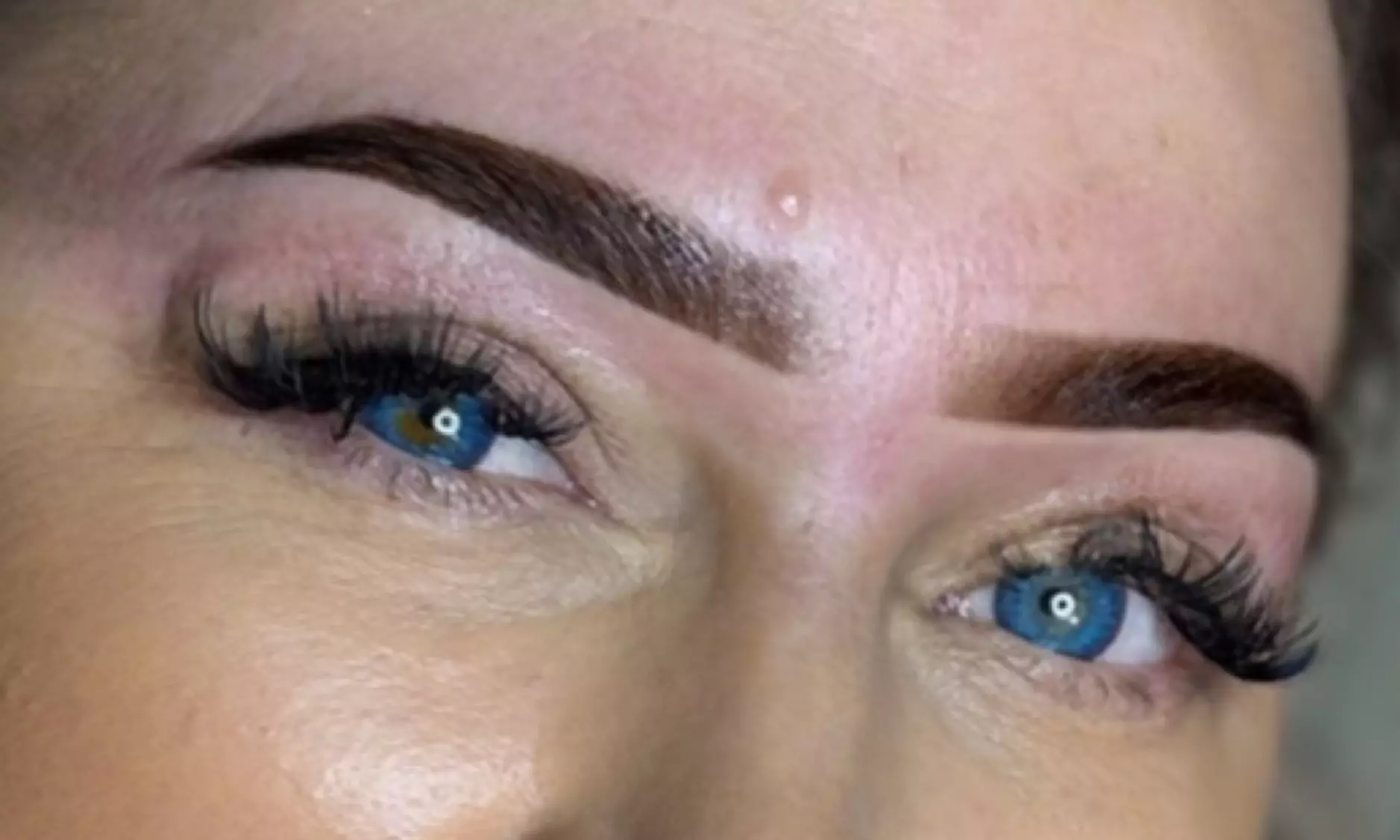 Wenkbrauwen zijn dé blikvanger van je gezicht, dus laat ze stralen