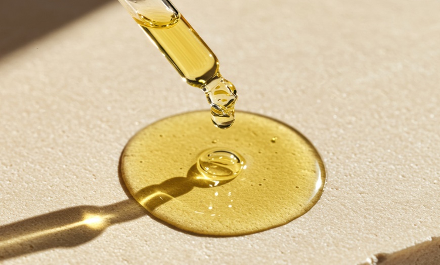 Image 2: One, Two or Three Vee Luxe Signature Facial Sessions