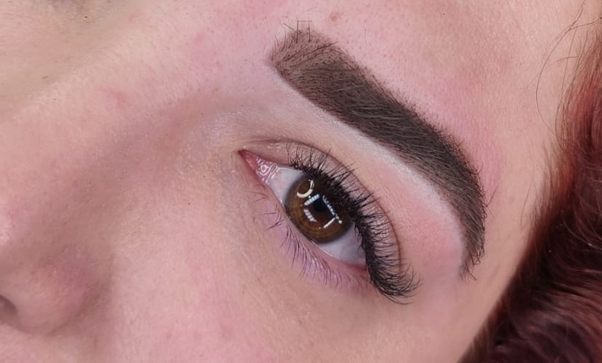 Image 1: Achieve Defined Brows with One, Three or Five Eyebrow Tinting Sessions