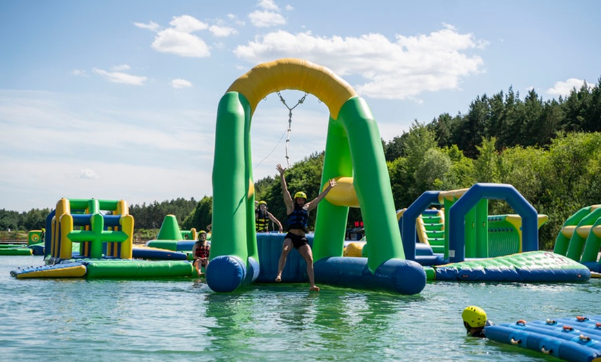 Image 8: Całodniowy wstęp na plażę, wejście na Wodny Tor Przeszkód lub Flyboard