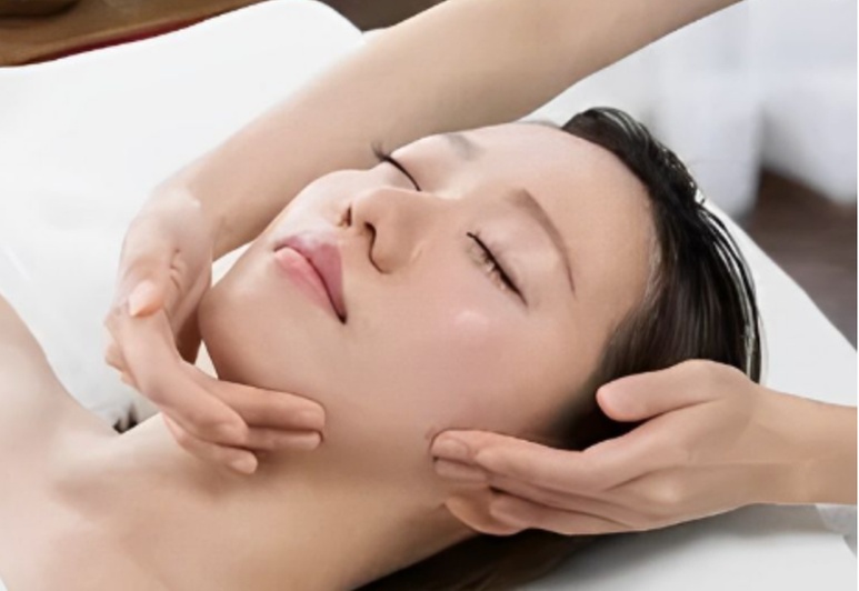  Unleash Your Glow: Transformative Facials That Defy Age!
