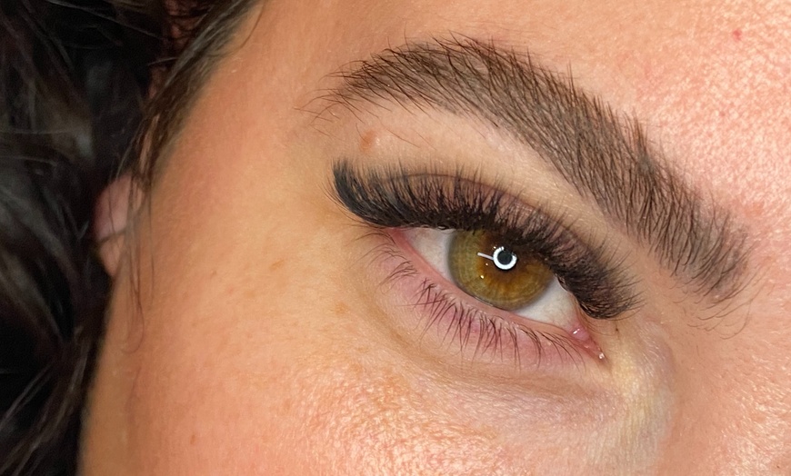 Image 7: Transform Your Look with The Love Struck Set or Subtle Effect