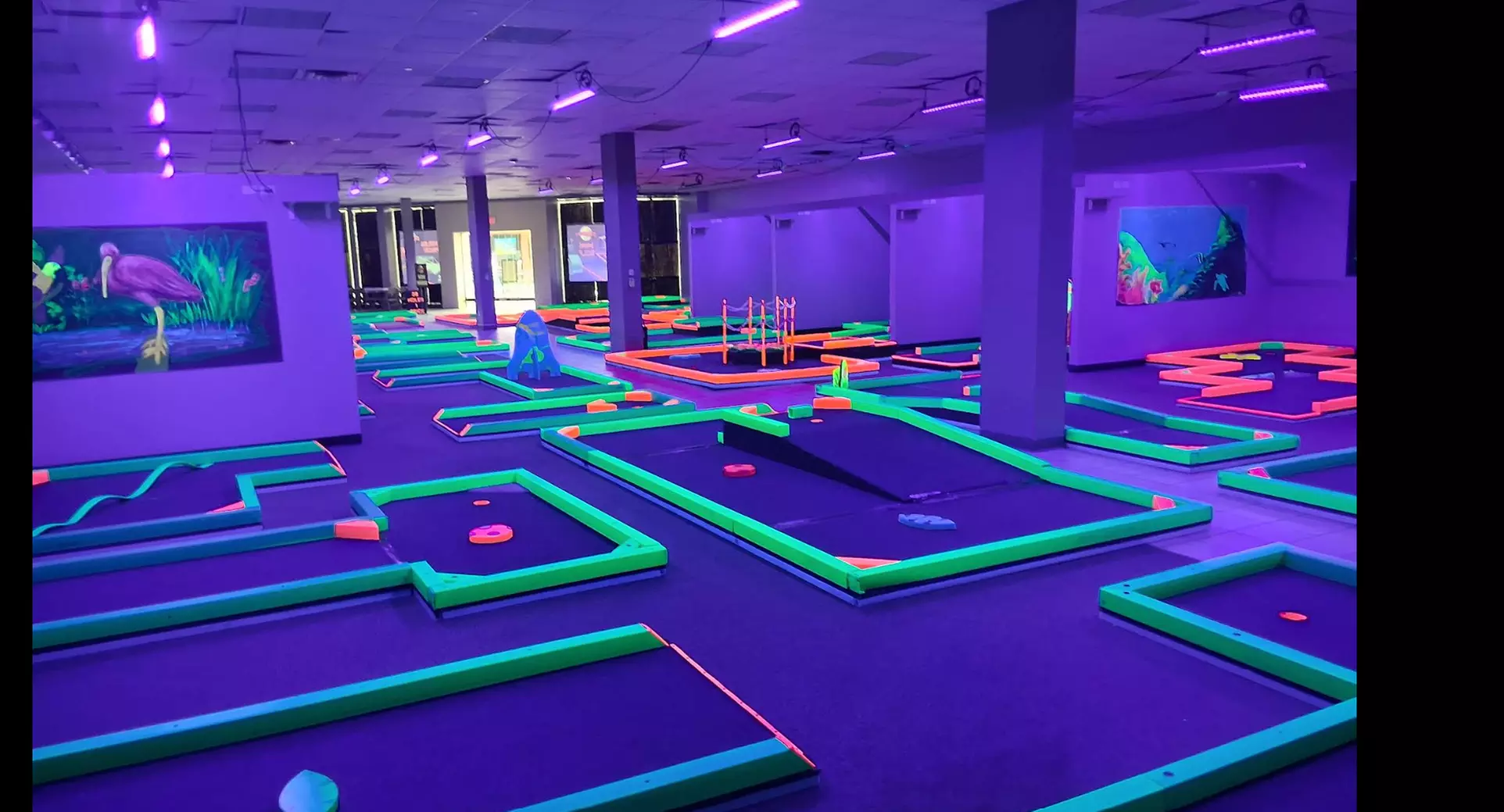 Glow-in-the-Dark Mini Golf – Oklahoma City