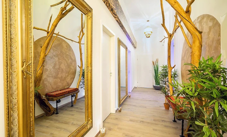 Image 3: 90 Minuten Beauty & Wellness Paket inkl. Sekt für 1 Person