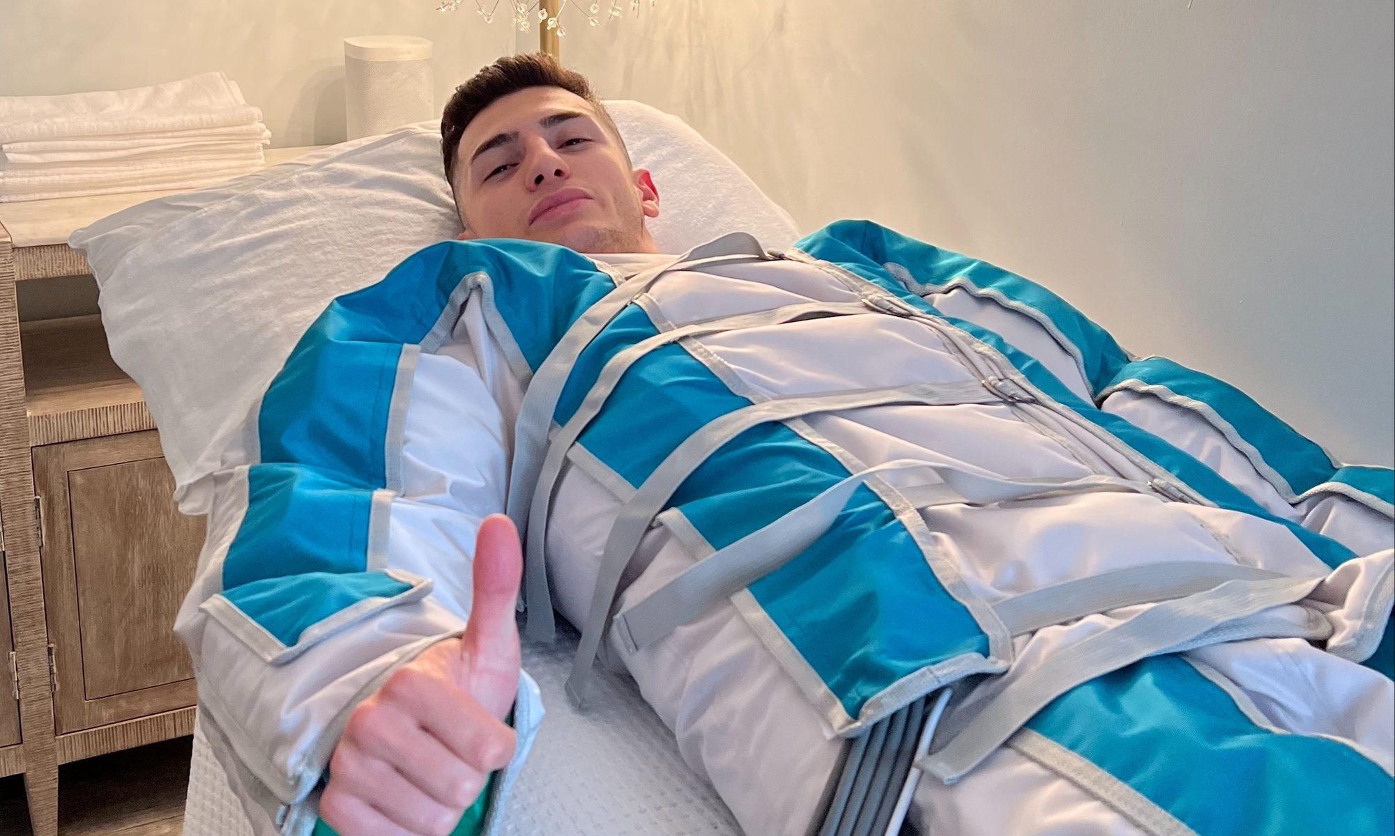 Enjoy a Lymphatic Drainage Massage for 60 Minutes or Three Sessions