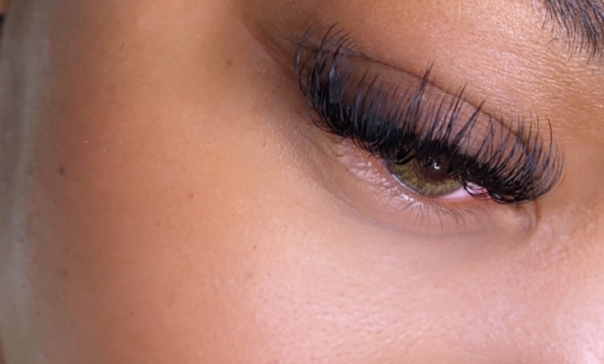 Image 2: Volume and Mega Volume Eyelash Extensions