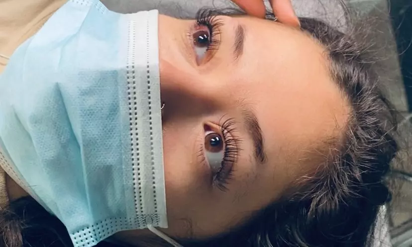 Get stunning lashes with Excellence Eyebrow Threading's mega volume, classic, hybrid sets for up to 50% off. - Second Medium