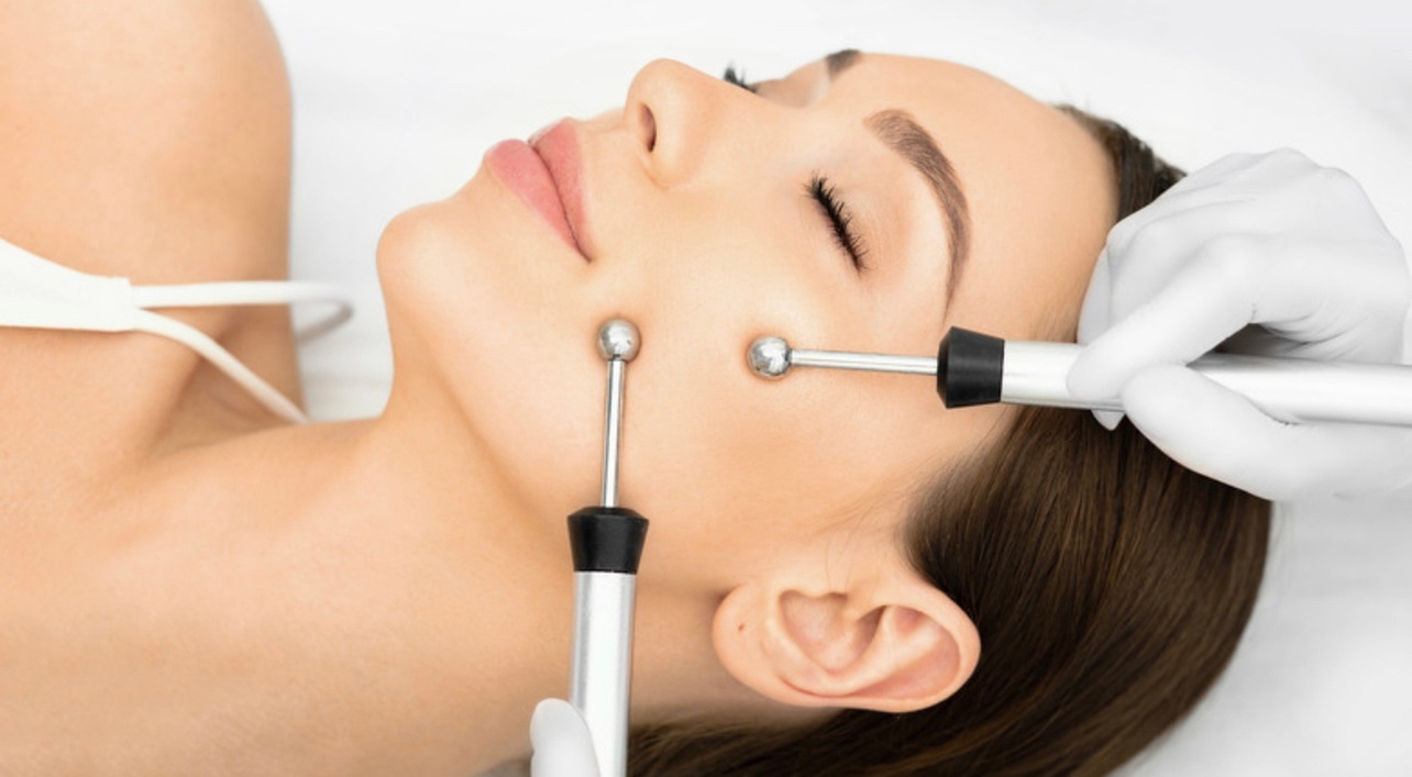 Up to 73% Off on Radiance Microcurrent and Red Light Facial 