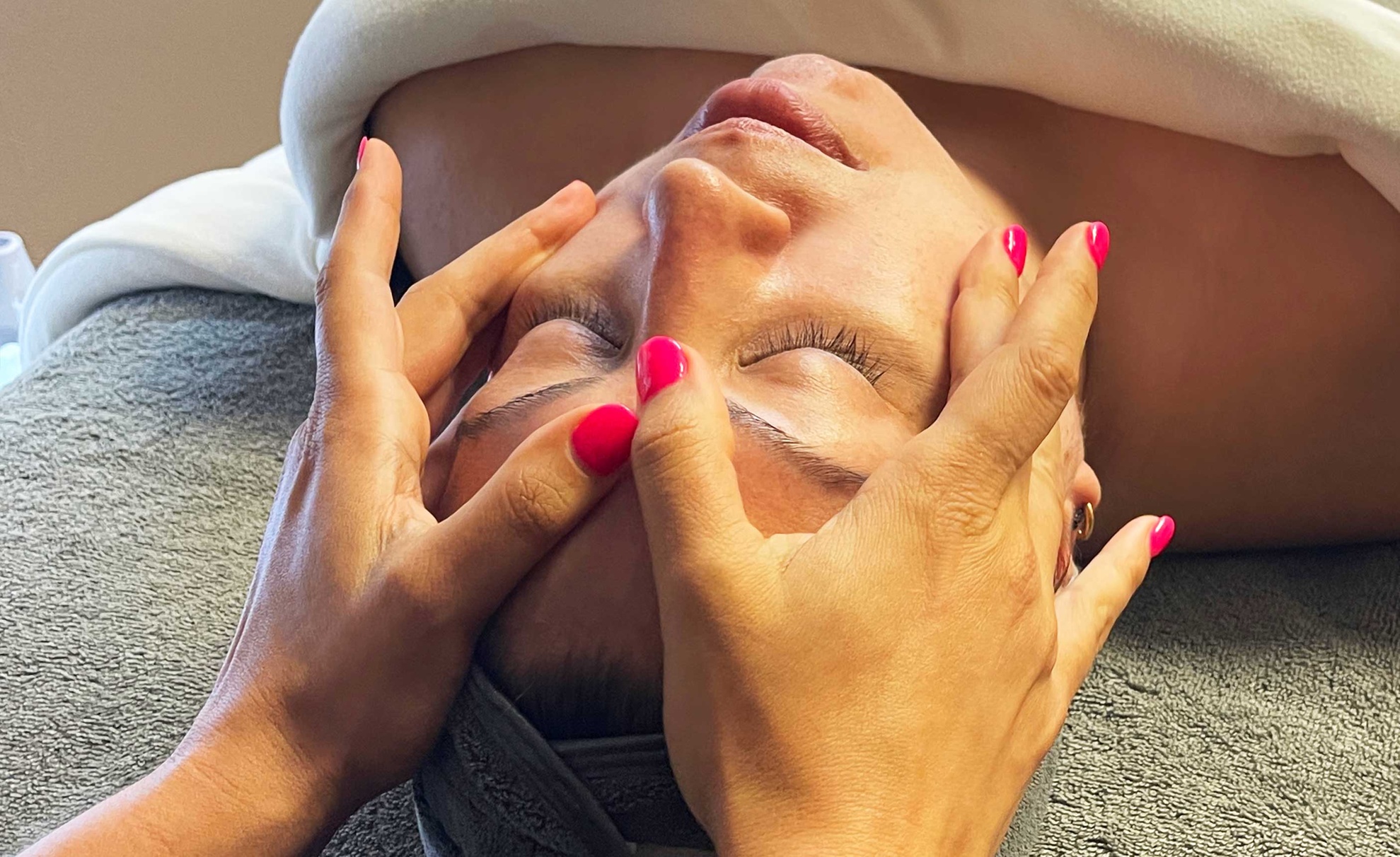 Up to 50% Off on Acne Deep Cleansing Facial