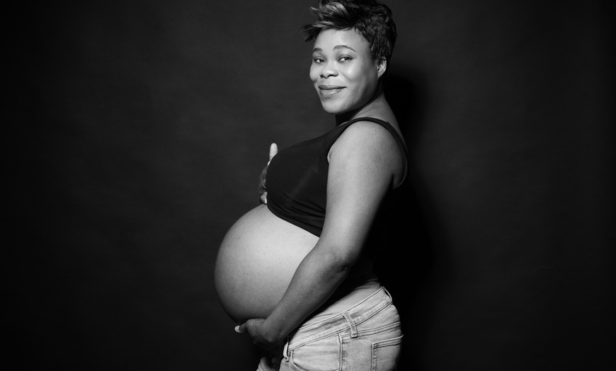 Image 5: Shooting photo nouveau-né, anniversaire ou femme enceinte d'1h30