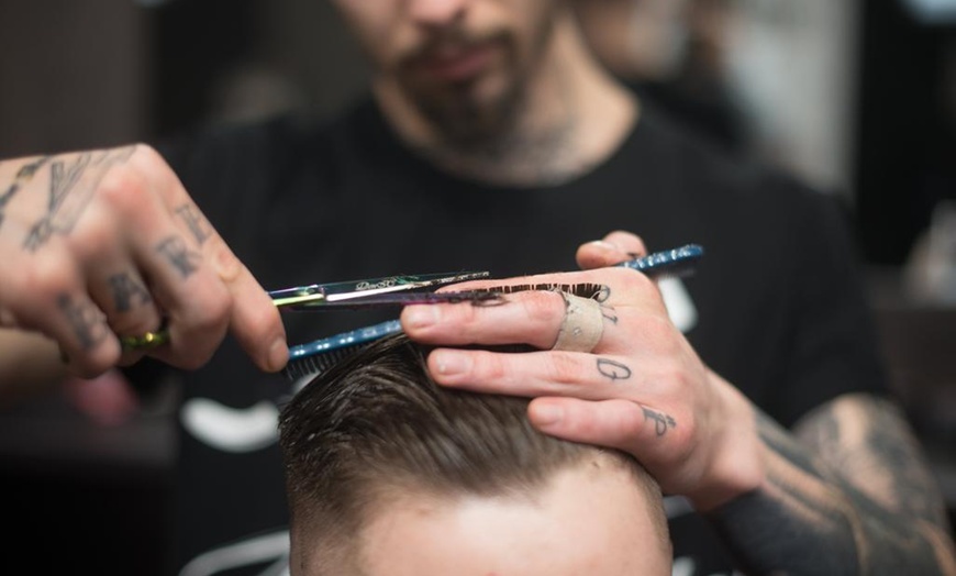 Image 2: Ultimate Grooming Deals: Haircuts, Shaves & More