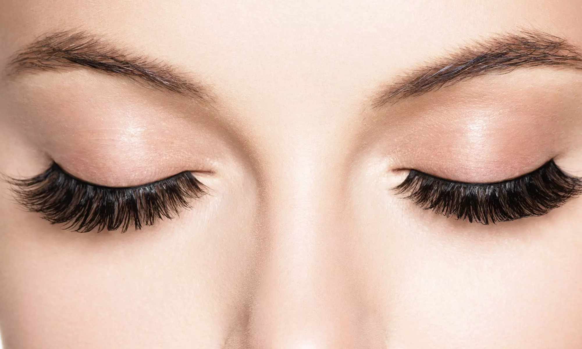 Achieve a glamorous look with Clivia Beauty's full set and refill eyelash extensions, offering up to 50% off. - Primary Image