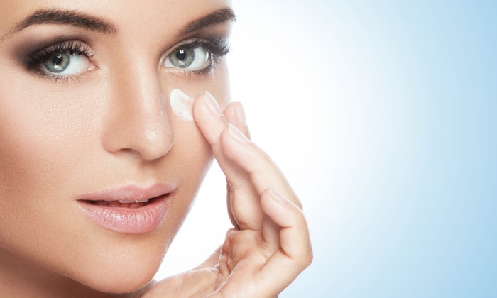 Revitalize Your Skin with Moisturizing Facial Packages