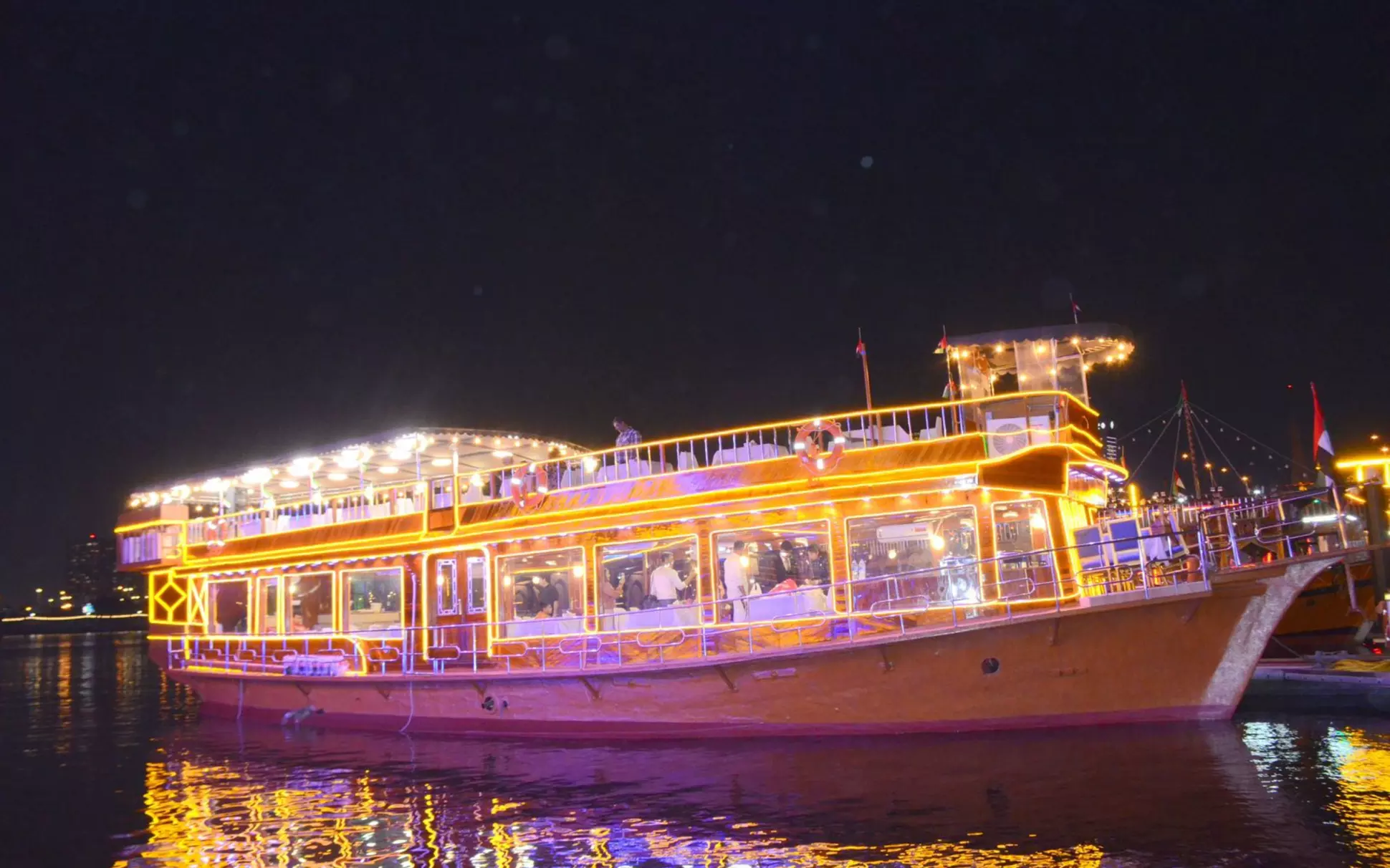 Canal Cruise Buffet Dinner Cruise for 1 Child or 1, 2, or 4 Adults