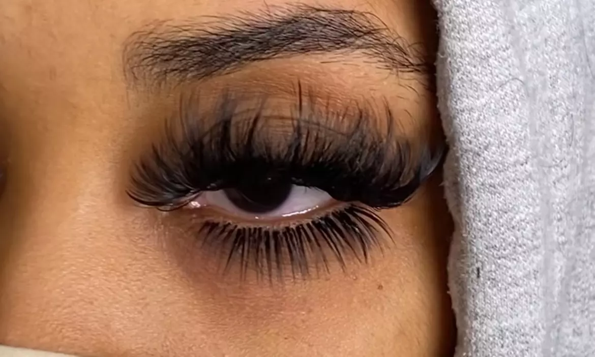 Up to 31% Off on Eyelash Extensions at BarbieeWorkShop LashExtension & Clothing etc