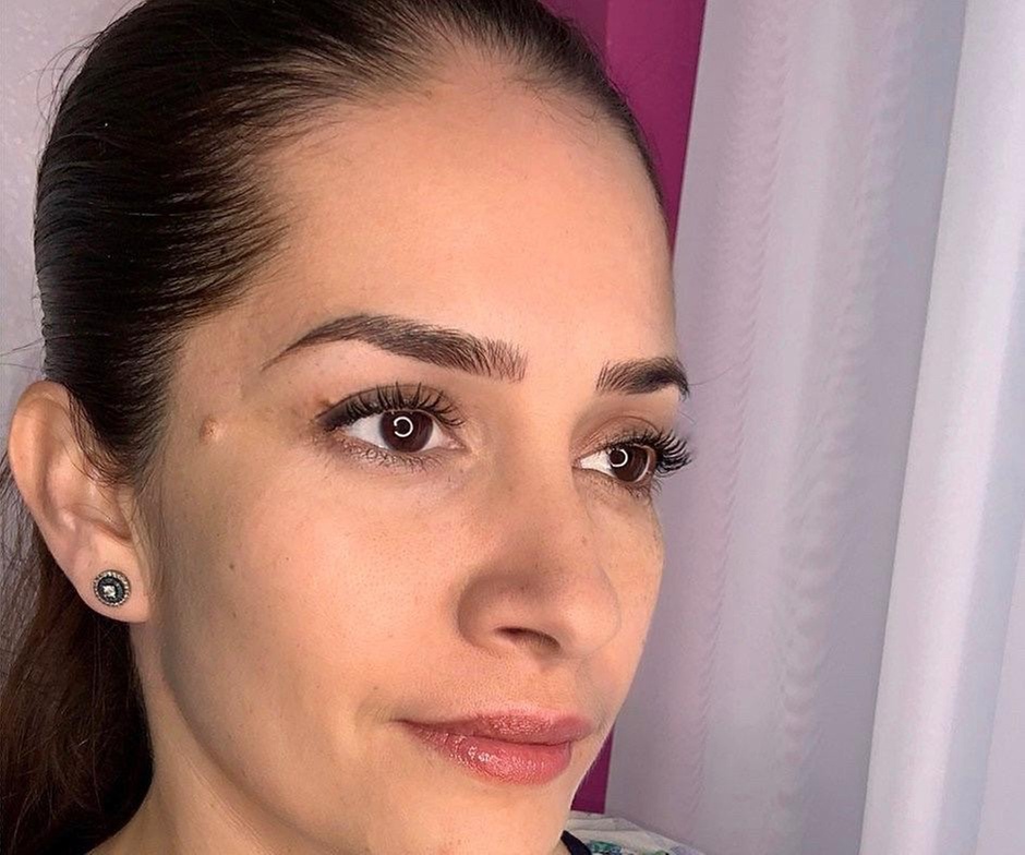 Experience EM BROWS_PMU's Microblading or Nano Brows, with up to 42% off for stunning, natural-looking eyebrows. - Second Medium