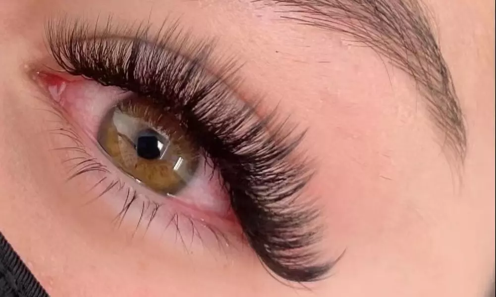 Get Stunning Lash Extensions for a Dramatic Look
