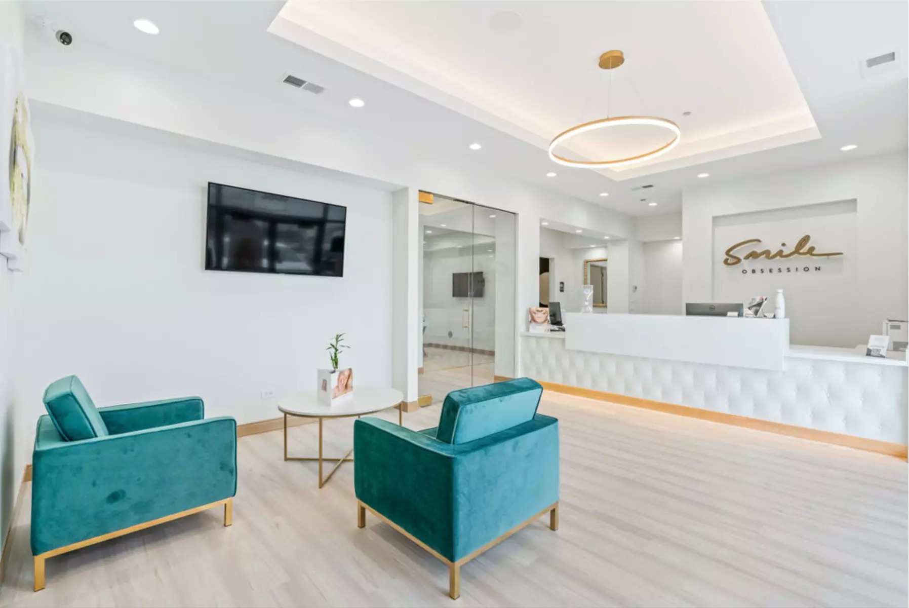 Up to 65% Off on Teeth Cleaning at Smile Obsession