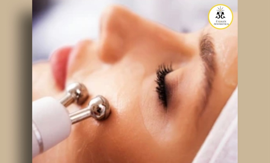 Image 2: Up to 25% Off on Facial - HydraFacial at Étoilée aesthetics