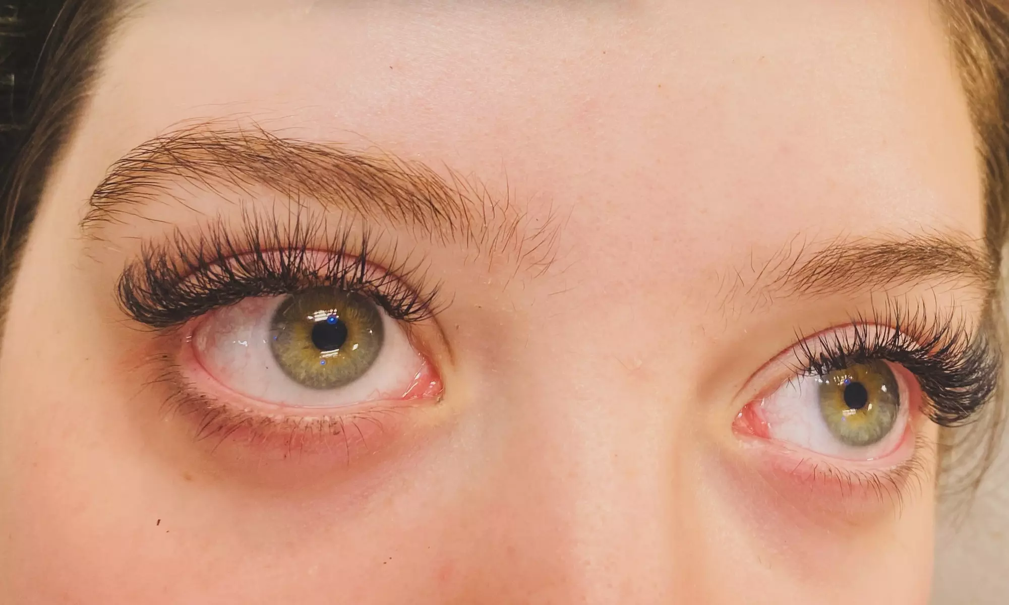 Discover True U Aesthetics' Hybrid Mascara Look Lashes with up to 40% off for a Fuller, Natural Appearance - Second Medium