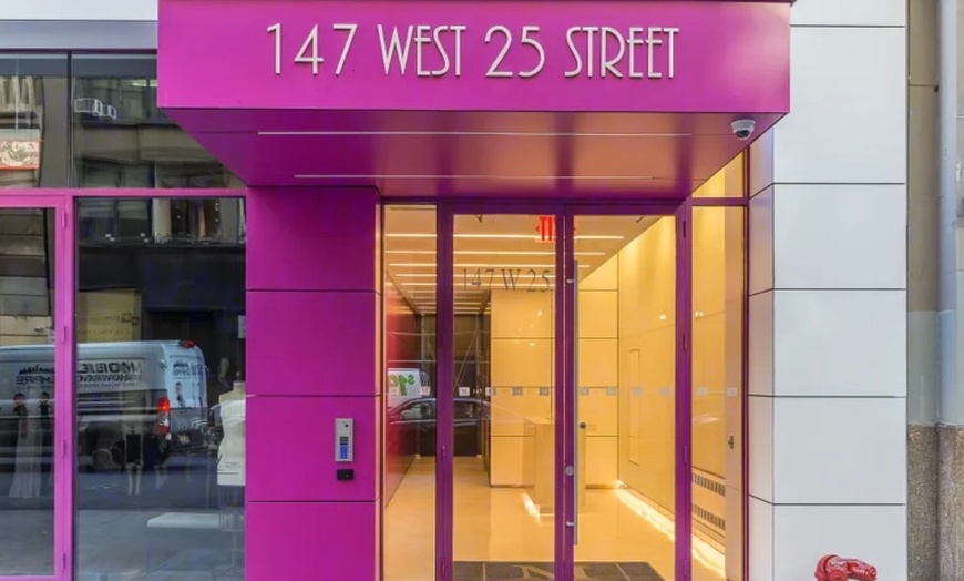 Image 4: 60-Min Therapeutic or Deep Tissue Massage