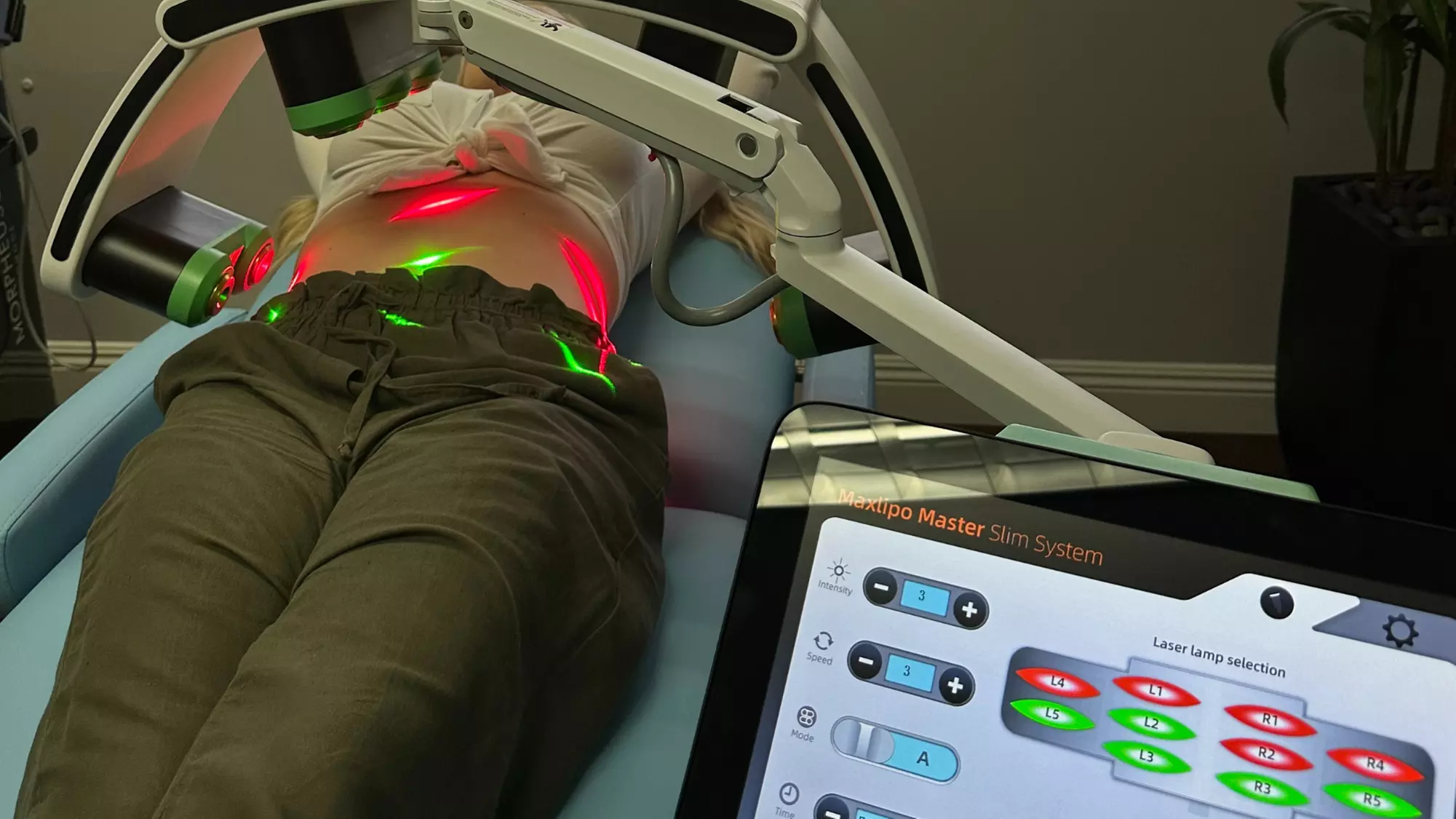 Experience Oream Med Spa's non-invasive lipo laser treatments, offering body contouring with up to 50% discount. - Second Medium